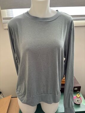 Vuori Relaxed Crewneck Sweatshirt in Gray